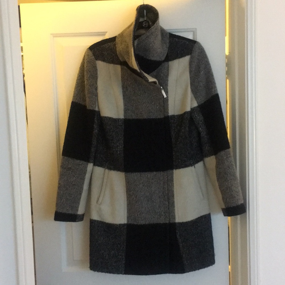 Beautiful lightly worn Ivanka Trump peacoat